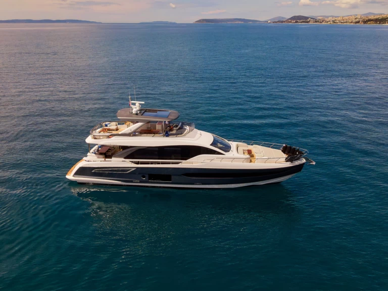 Pronájem jachty v Podstrana -Azimut Azimut 78 Fly - 4 + 1 cab. na Samboatu