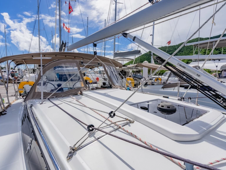 Pronajmout si Jeanneau Sun Odyssey 349 v Road Town