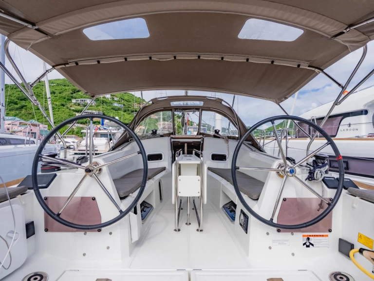 Pronájem lodi Road Town lákavé ceny Sun Odyssey 349