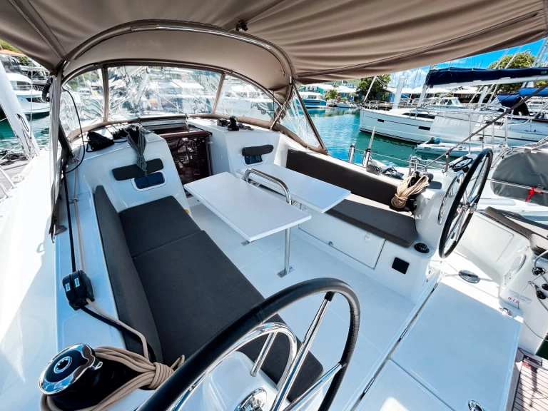 Plachetnice k pronájmu v Road Town za nejlepší cenu