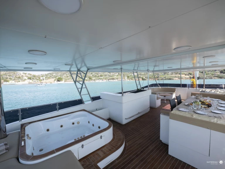 Pronajmout Katamarán se skipperem či ne  v Nea Peramos