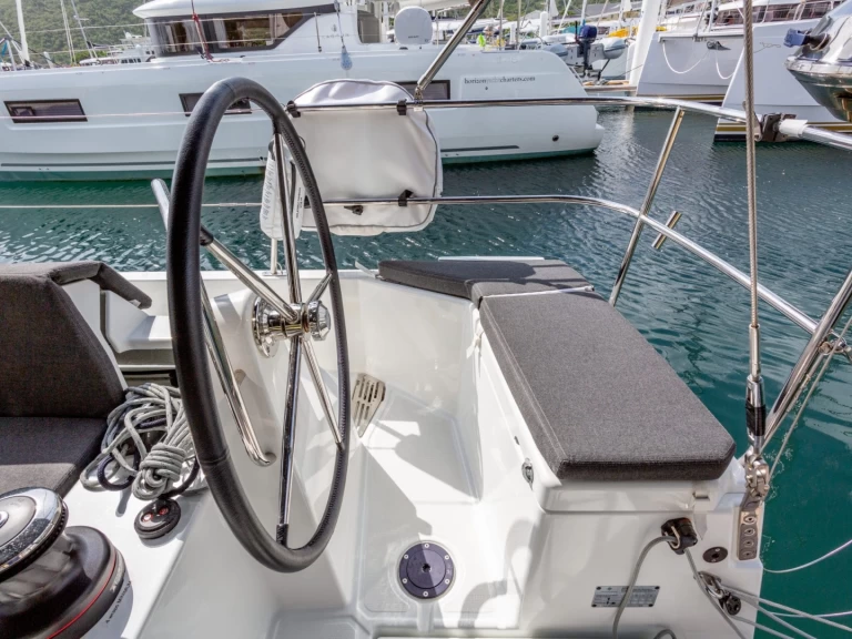 Jeanneau Sun Odyssey 490 jednotlivci a charterové společnosti v Road Town