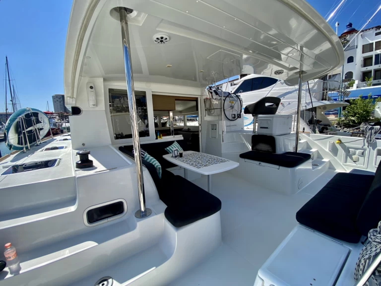 Katamarán k pronájmu v Marina Vallarta za nejlepší cenu