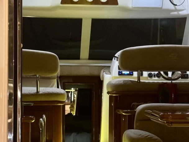 Motorová loď k pronájmu v Podstrana za nejlepší cenu