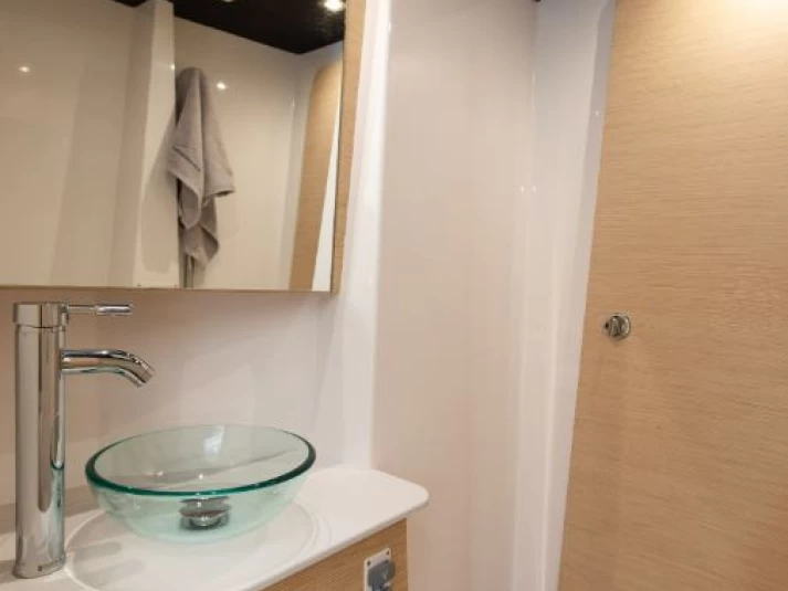 Dufour Dufour Catamarans 48 Sail jednotlivci a charterové společnosti v Piraeus