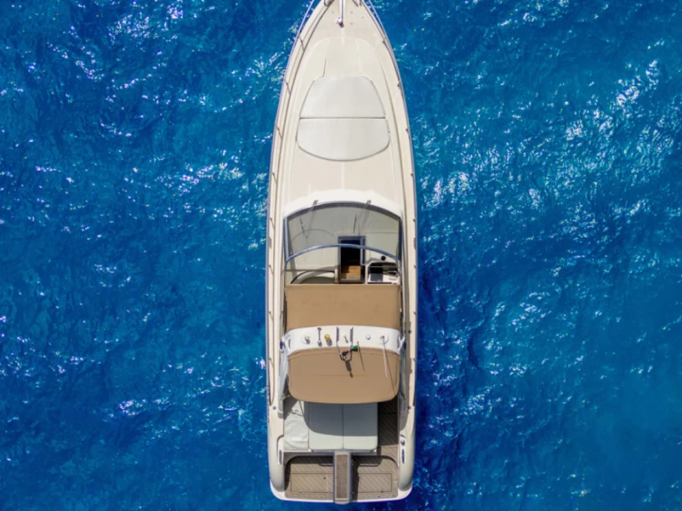 Yacht Prestige Sport 80 jednotlivci a charterové společnosti v Positano