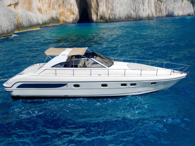 Pronajmout si Yacht Prestige Sport 80 v Positano