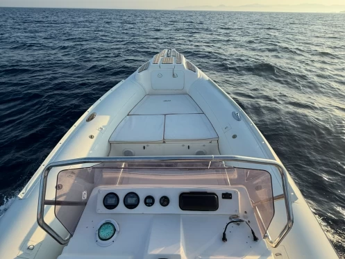 Polotuhá loď k pronájmu v Saint Raphael za nejlepší cenu