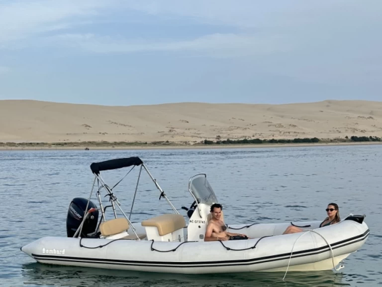 Pronájem Polotuhá loď Bombard s licencí