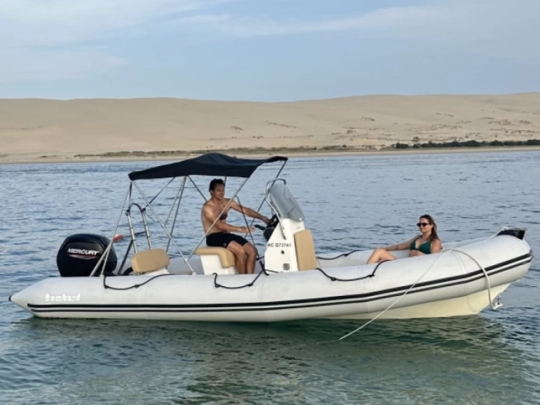 Bombard Sunrider 650 jednotlivci a charterové společnosti v Arcachon