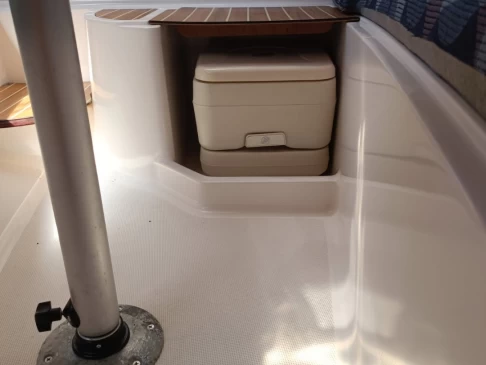 Pronájem Motorová loď Quicksilver s licencí