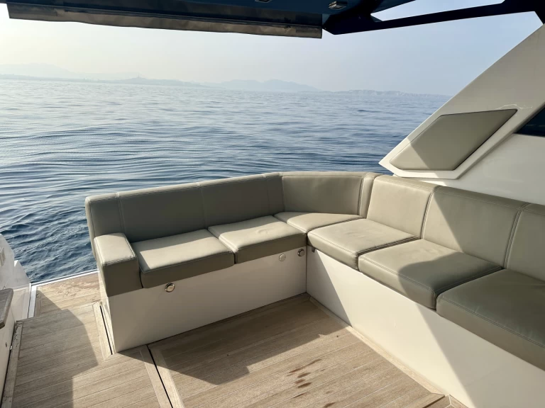 Pronajmout Motorová loď se skipperem či ne Rio Yachts v Marseille