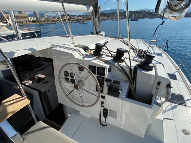 Pronájem Katamarán v Marine de Sant'Ambrogio -Fountaine Pajot Isla 40