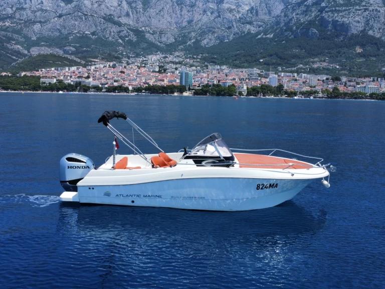Atlantic  Marine Sun Cruiser 655 jednotlivci a charterové společnosti v Makarska