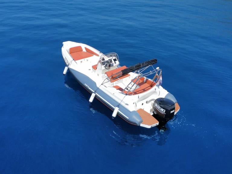 Pronájem Motorová loď Zar s licencí