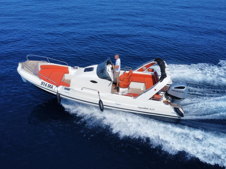 Pronájem lodi Makarska lákavé ceny Aqumax B-27F