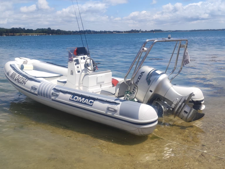 Pronájem Polotuhá loď Lomac s licencí