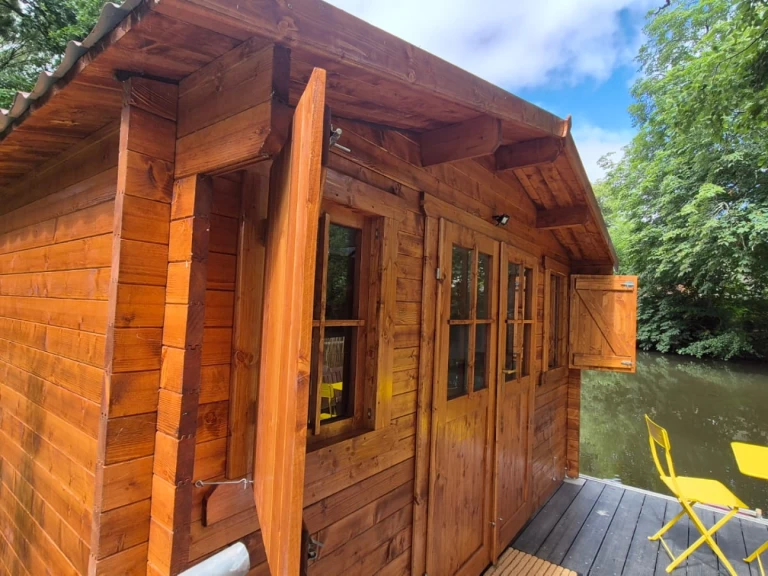 Custom Made Barge  jednotlivci a charterové společnosti v Nort-sur-Erdre