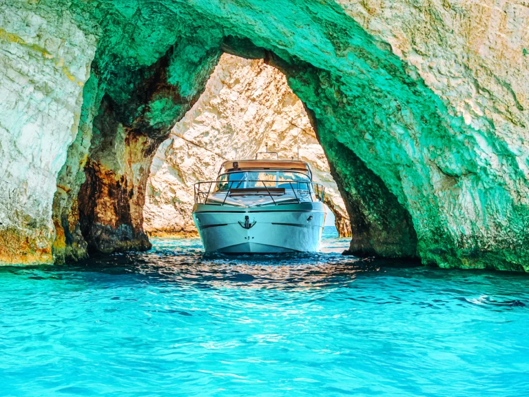 Pronájem jachty v Zakynthos  -Cranchi Mediterranee 41 na Samboatu