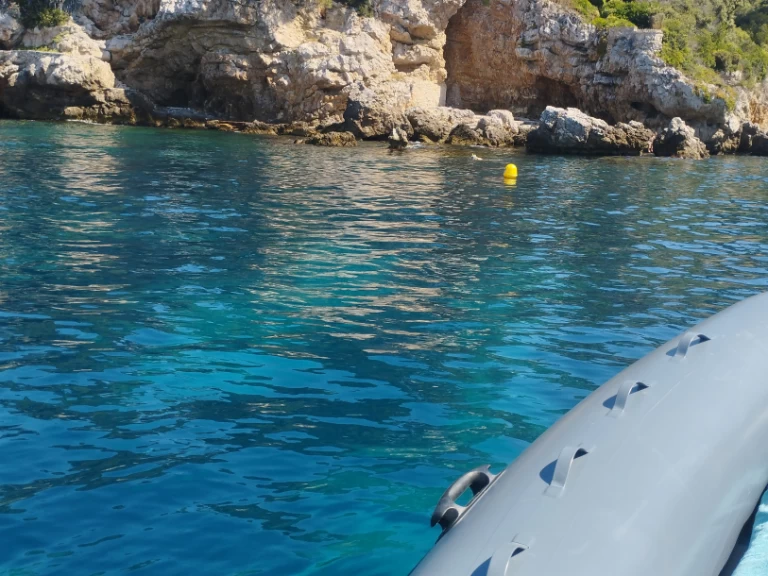 Pronájem jachty v Cannes -Zodiac 6, 50m Expédition  na Samboatu