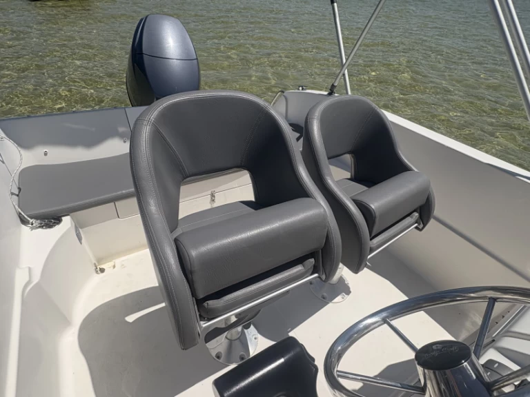 Pacific Craft Pacific Craft 545 Trendy jednotlivci a charterové společnosti v Sanguinet