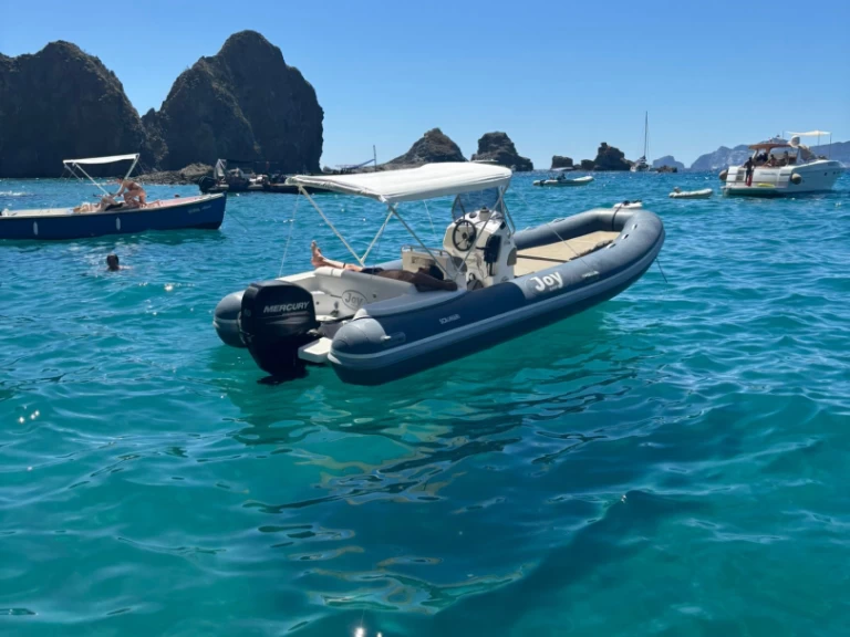 Pronajmout si Joy Joy 600 v Ponza