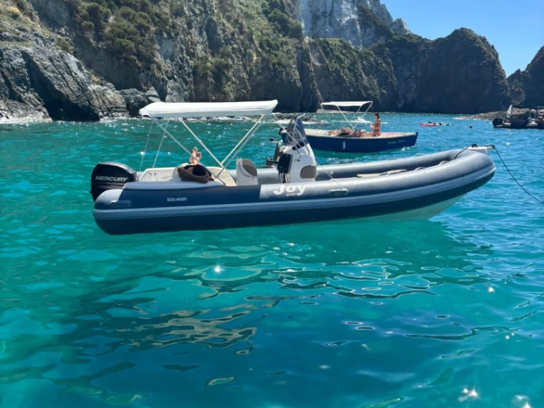 Pronájem lodi Ponza lákavé ceny Joy 600