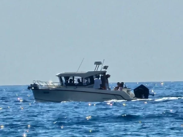 Pronajmout si Quicksilver Pilithouse 805 cabine v Budva