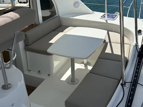 Pronájem jachty v Omiš -Lagoon Lagoon 380 S2 na Samboatu