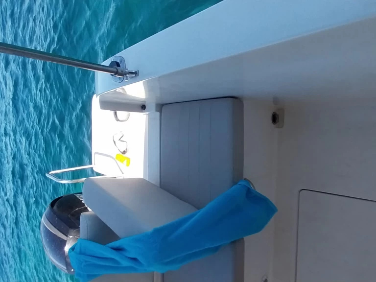 Pronájem Motorová loď Quicksilver s licencí