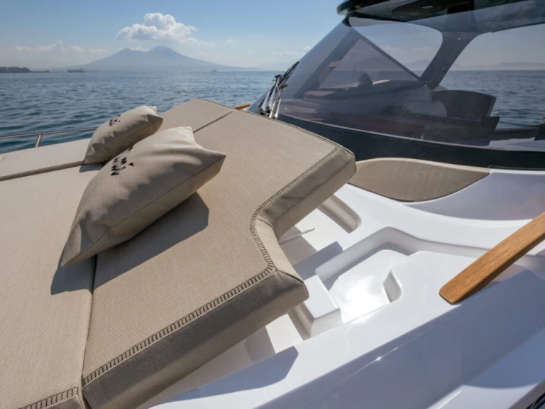 Pronajmout Motorová loď se skipperem či ne CANTIERE NAUTICO MIMI' v Sorrento