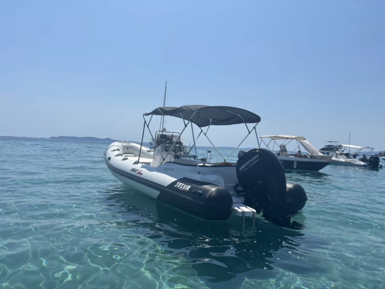 Pronájem lodi Selva Selva 650 Family v Hyeres na Samboatu