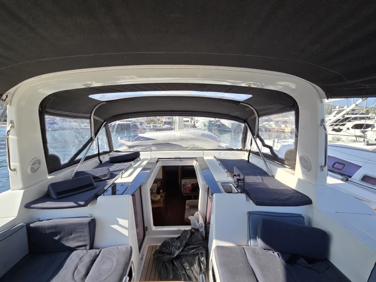 Bénéteau Oceanis 55 jednotlivci a charterové společnosti v Donji Seget