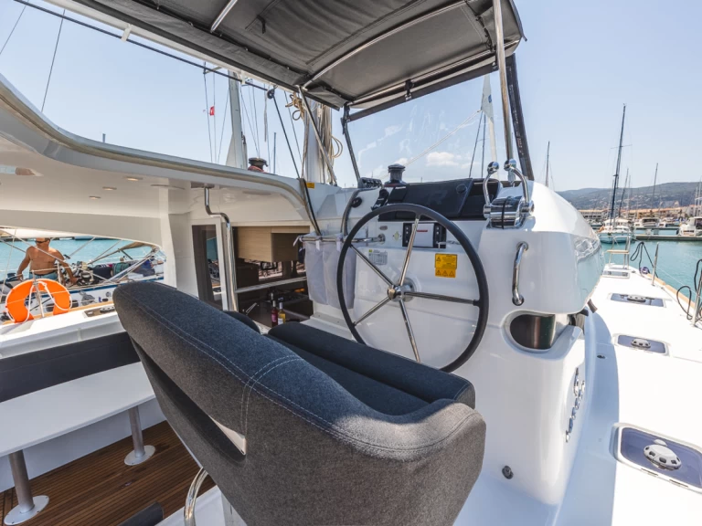 Pronájem Katamarán v Gouvia -Lagoon Lagoon 40