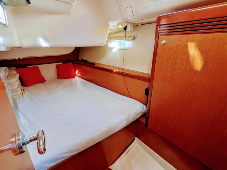 Bénéteau Oceanis 40 jednotlivci a charterové společnosti v Puerto Altea