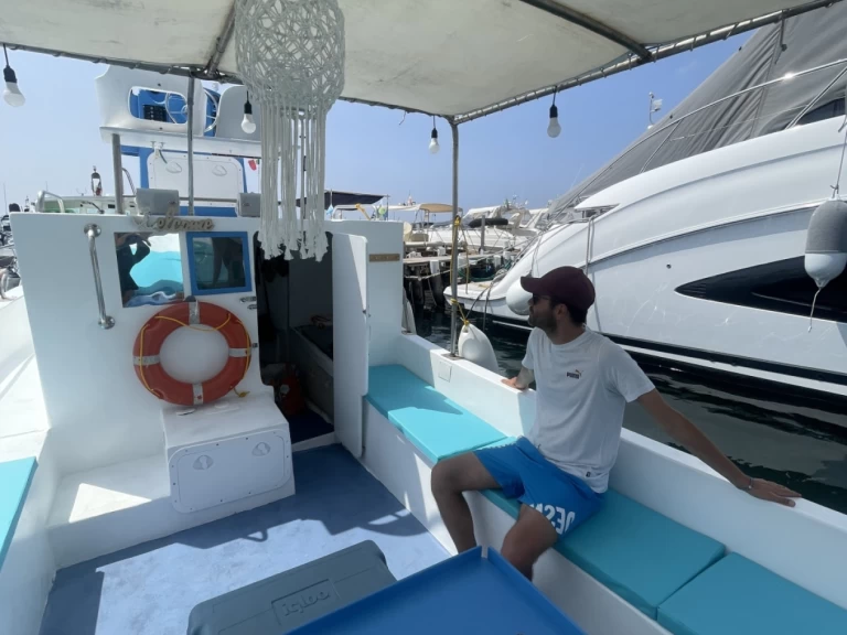 Pronájem lodi Neapol lákavé ceny vintage lancia 