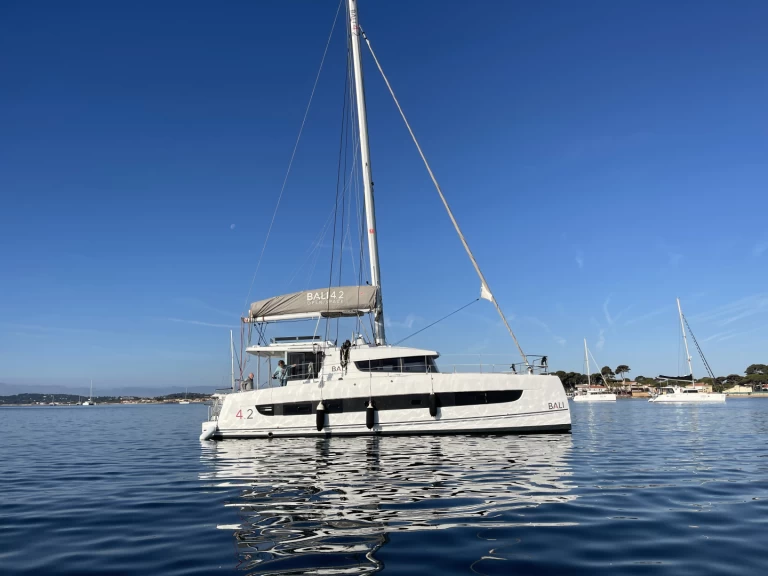 Pronajmout si Bali Bali 4.2 v Cannes