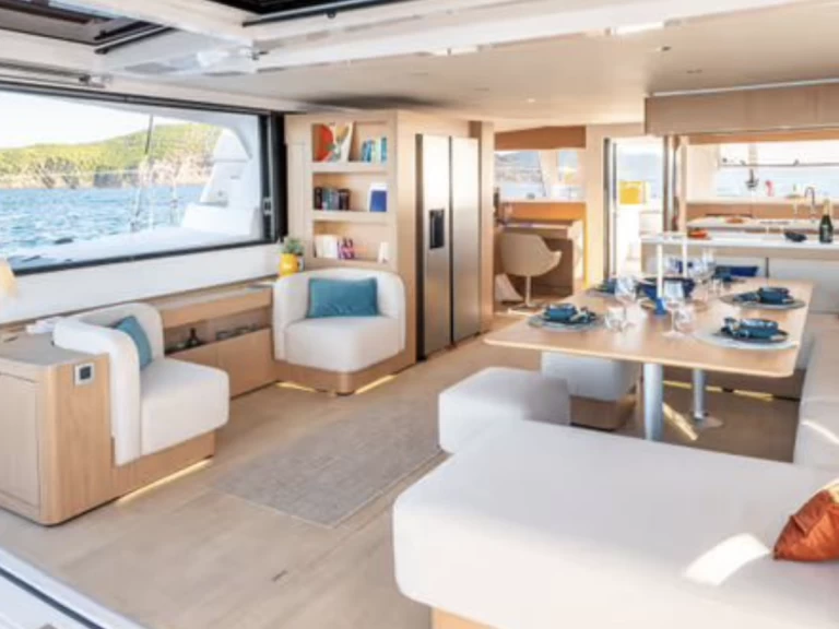 Pronájem lodi Port Cogolin lákavé ceny BALI 5.8