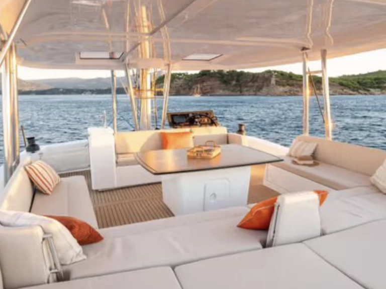 Pronájem lodi 15 BALI 5.8 v Port Cogolin na Samboatu