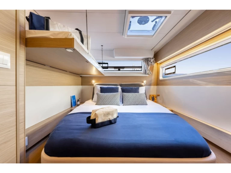 Pronájem lodi Hyeres lákavé ceny Lagoon 43