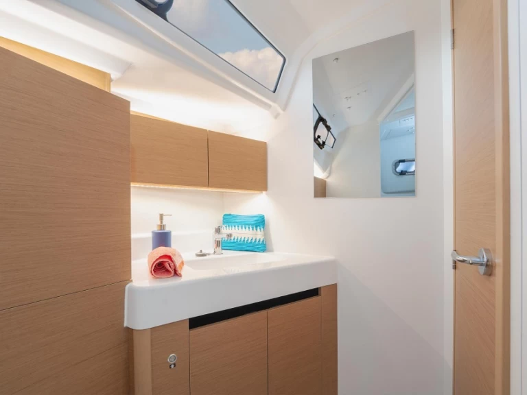 Pronájem jachty v Hyeres -Jeanneau Sun Odyssey 350 na Samboatu