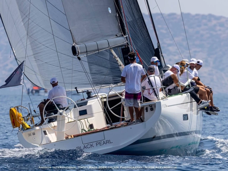 Pronájem lodi  Italia Yachts 12.98 v Piraeus na Samboatu