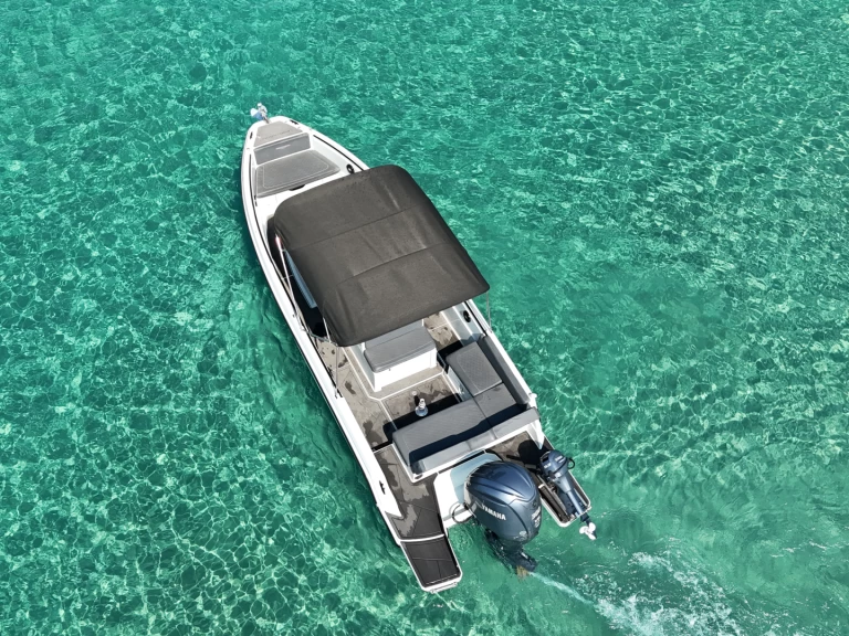 Pronájem Motorová loď Protagon s licencí