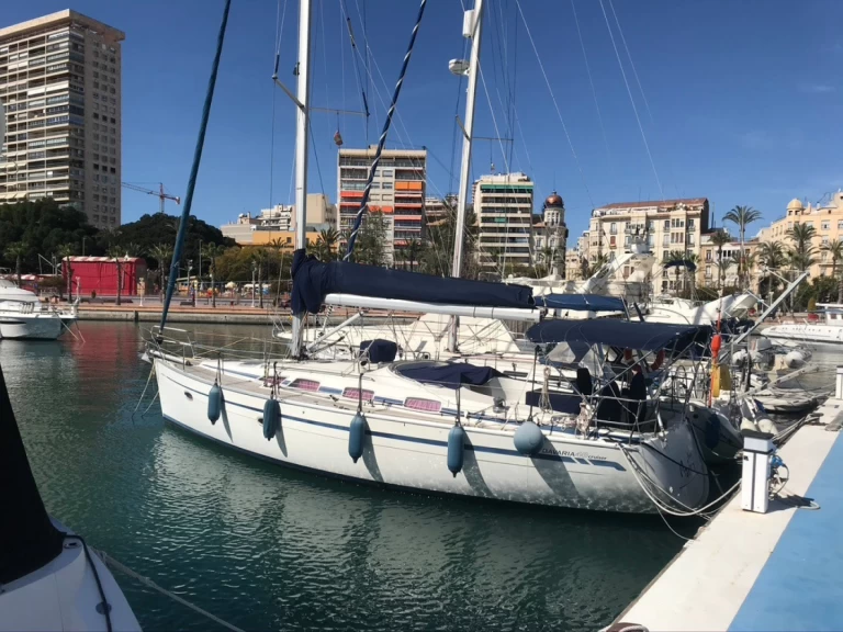 Bavaria Bavaria 40 Cruiser jednotlivci a charterové společnosti v Alicante
