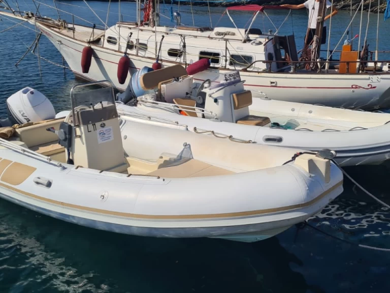 Pronajmout si rib marine 550 v Stintino
