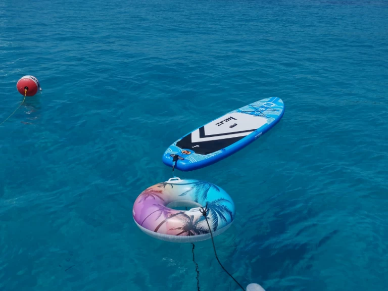 Pronájem lodi Ferretti 34 v Cannes na Samboatu