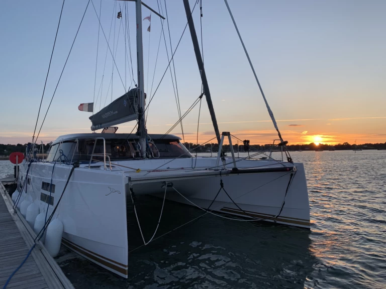 Pronajmout Katamarán se skipperem či ne Nautitech v Cannes