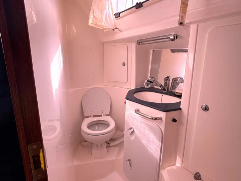 Pronájem lodi Bavaria Bavaria 38 v Sanremo na Samboatu