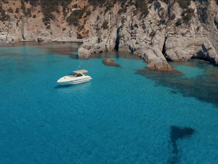 Pronájem Motorová loď v Villasimius -Airon Airon 325