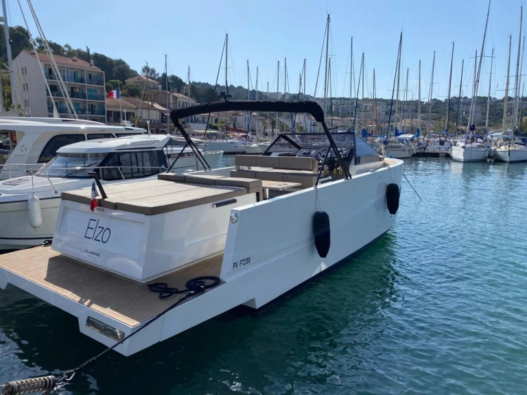 Pronajmout si De Antonio Yacht D33 Cruiser v Bandol